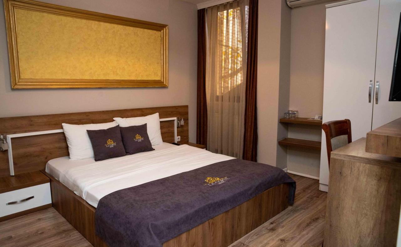 Hotel Lacorte Prishtina Pristina Exterior photo